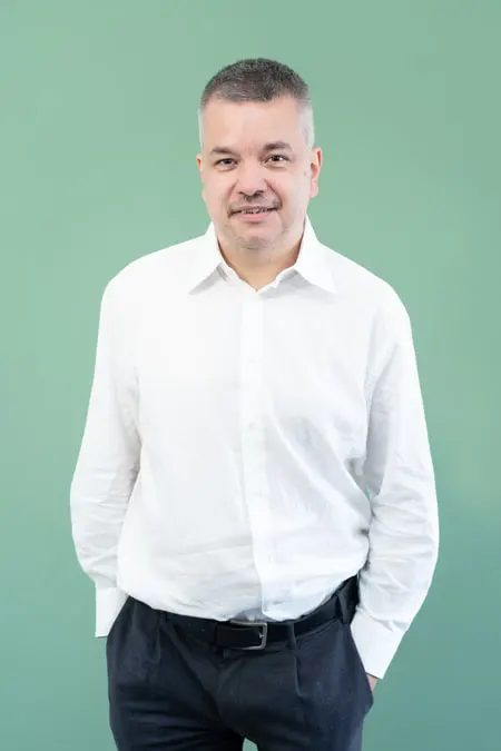 Fabio-Tenconi-Receptionist-2